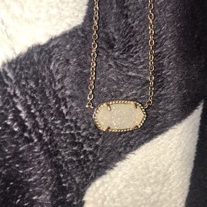 Kendra Scott necklace